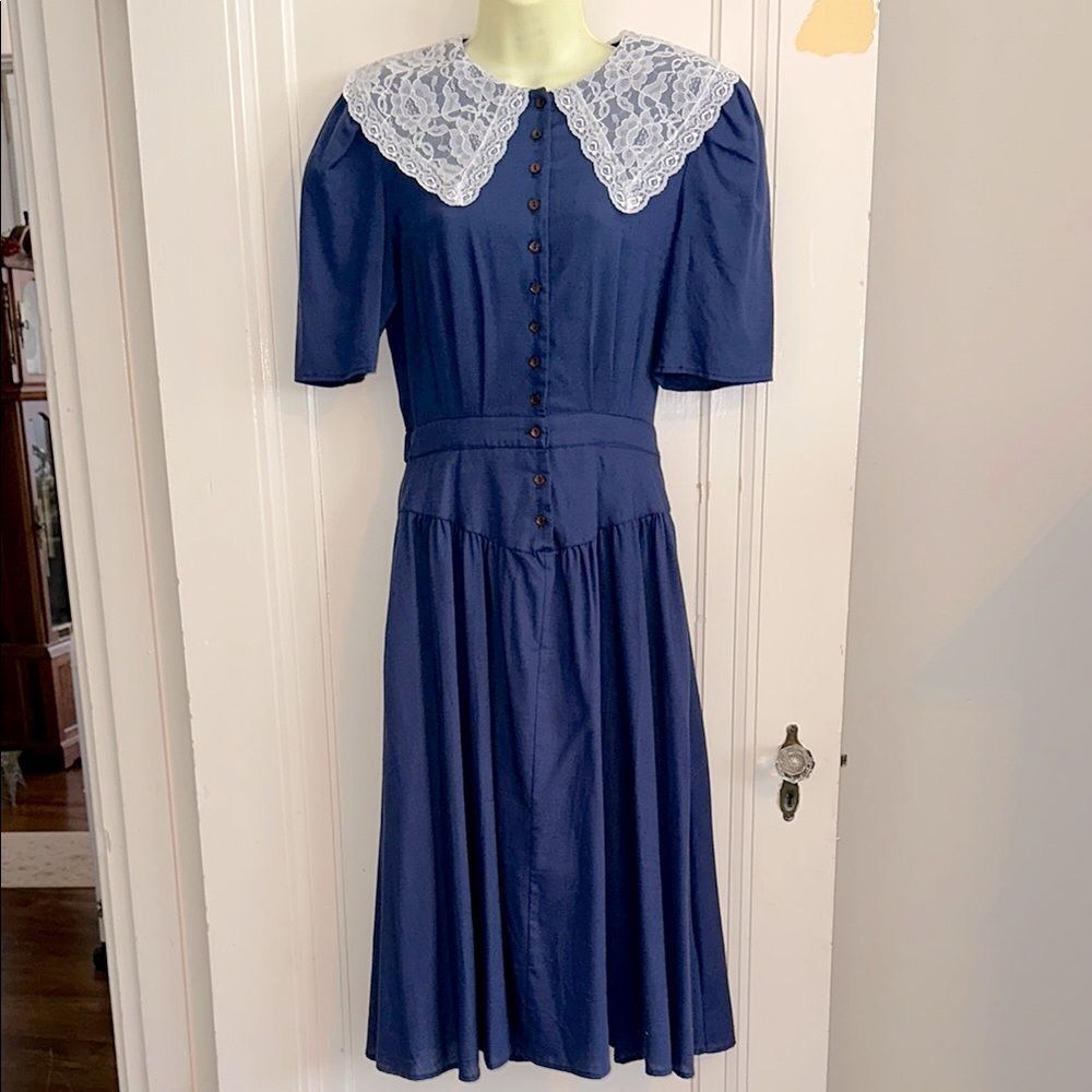 Vintage 80s Betsy’s Things Navy Blue Short‎ Sleeve Dress with White Lace Collar